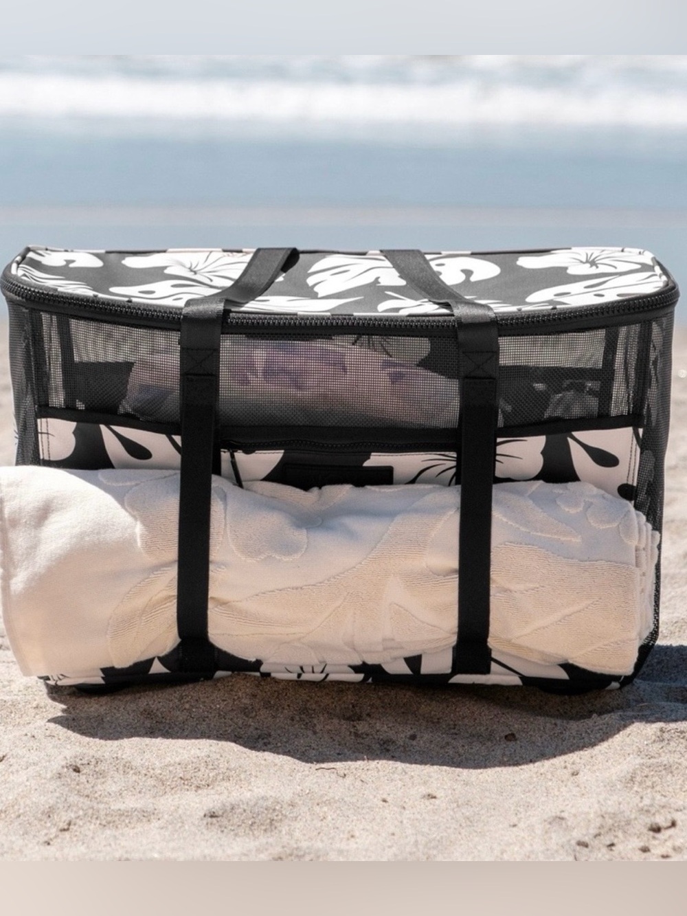 ALOHA Collection Black and White Floral Collapsible Beach Tote